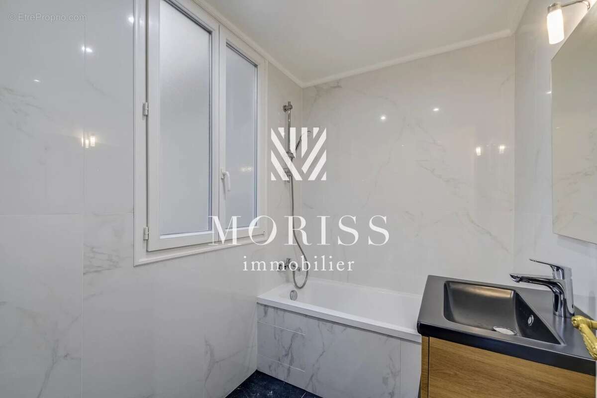 Appartement à PARIS-17E