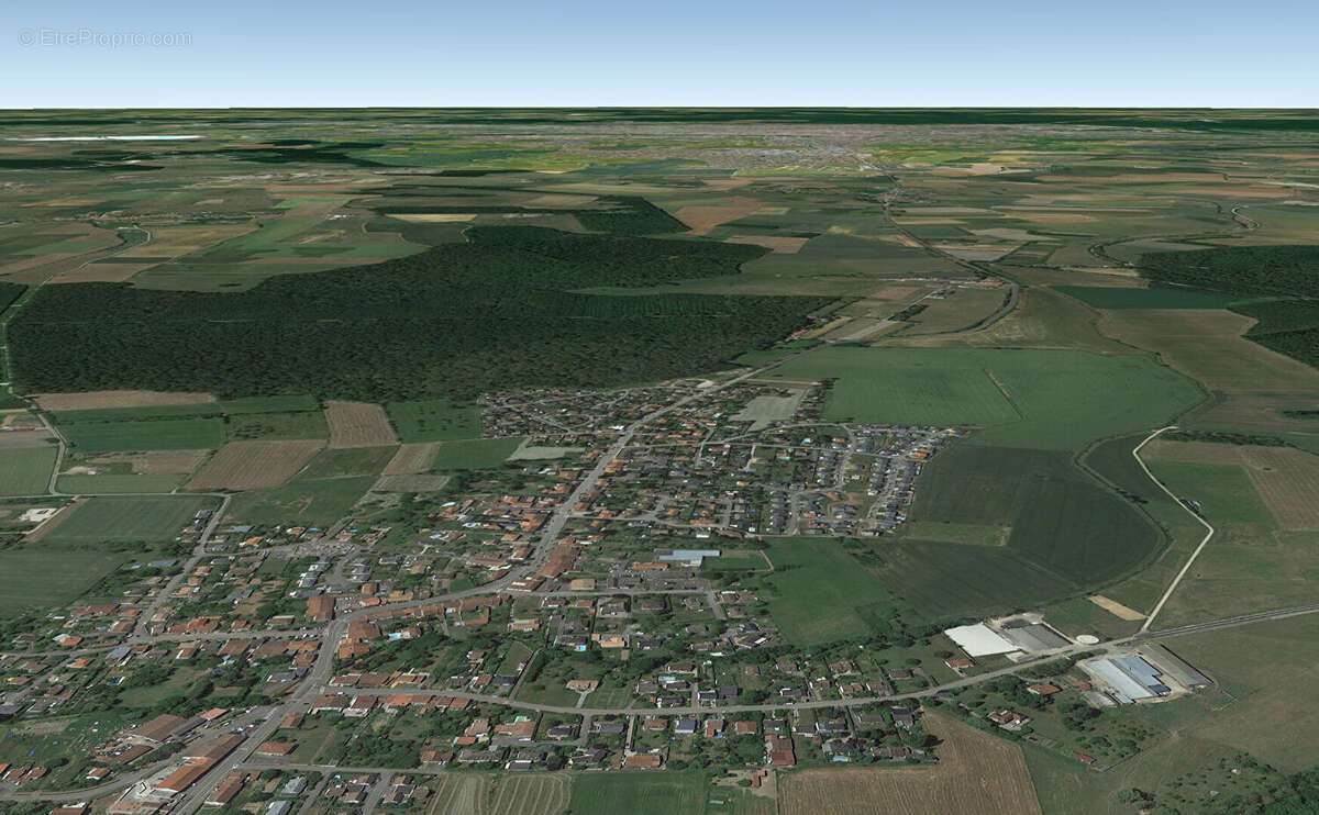 Terrain à CHAMPENOUX