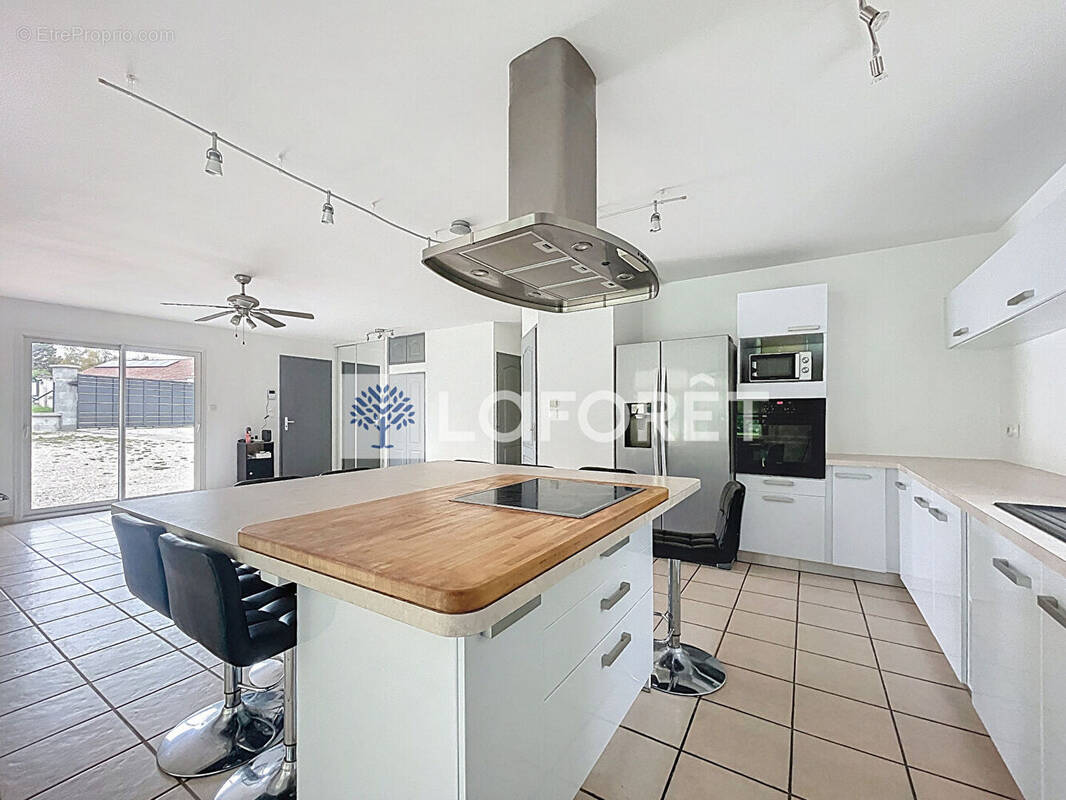 Maison à SAINT-DIDIER-DE-LA-TOUR