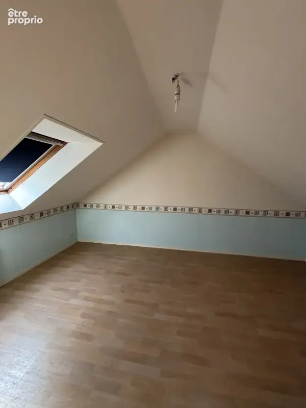 La bazoge   pavillon sur sous-sol complet   5 chambres   terrain de 603 m2 - photo 9