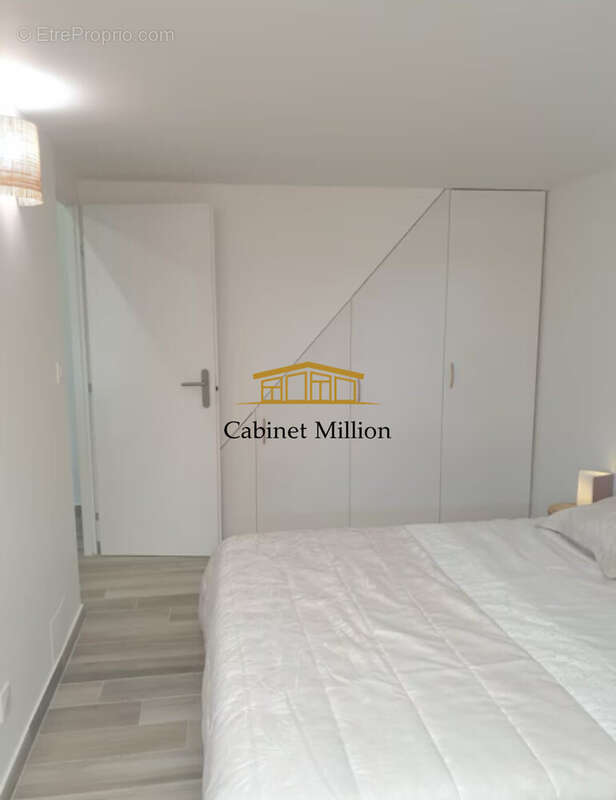 Maison à VIC-LA-GARDIOLE