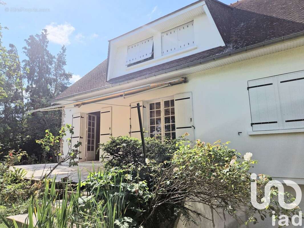 Photo 2 - Maison à FONTAINE-ETOUPEFOUR
