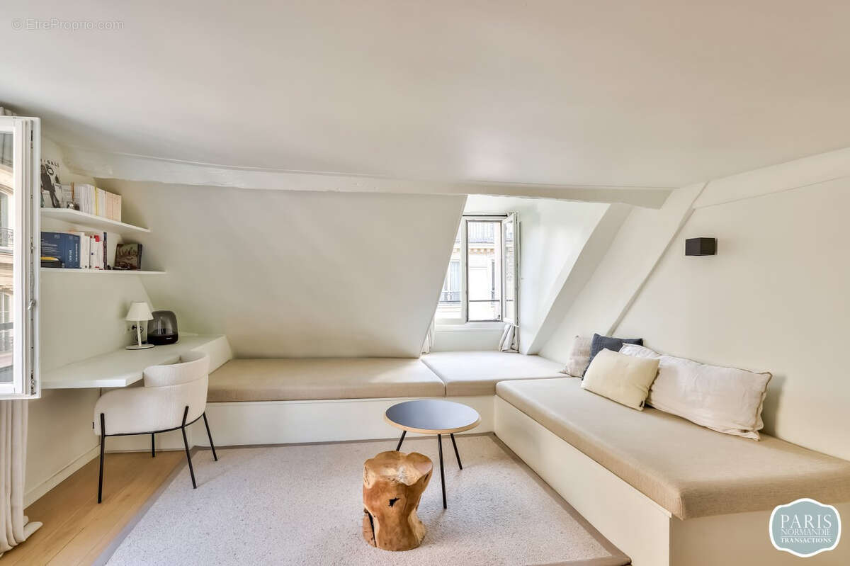 Appartement à PARIS-7E