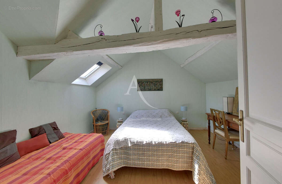 Maison à FLEURY-LA-VALLEE