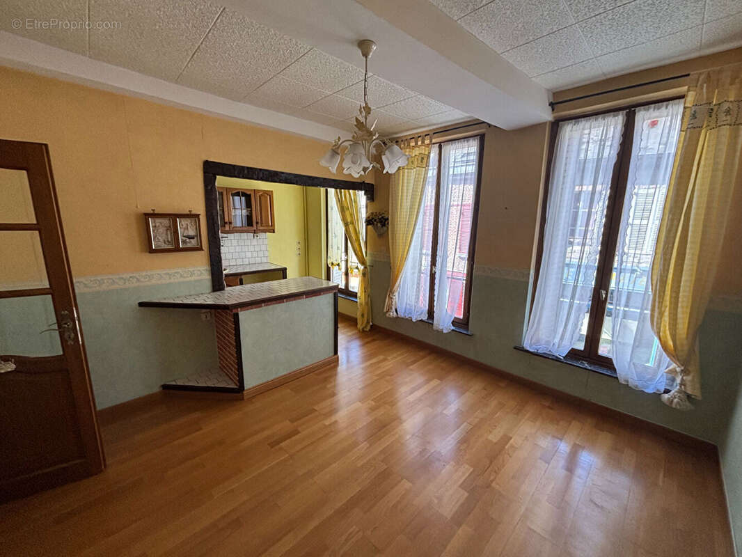 Appartement à VERVINS