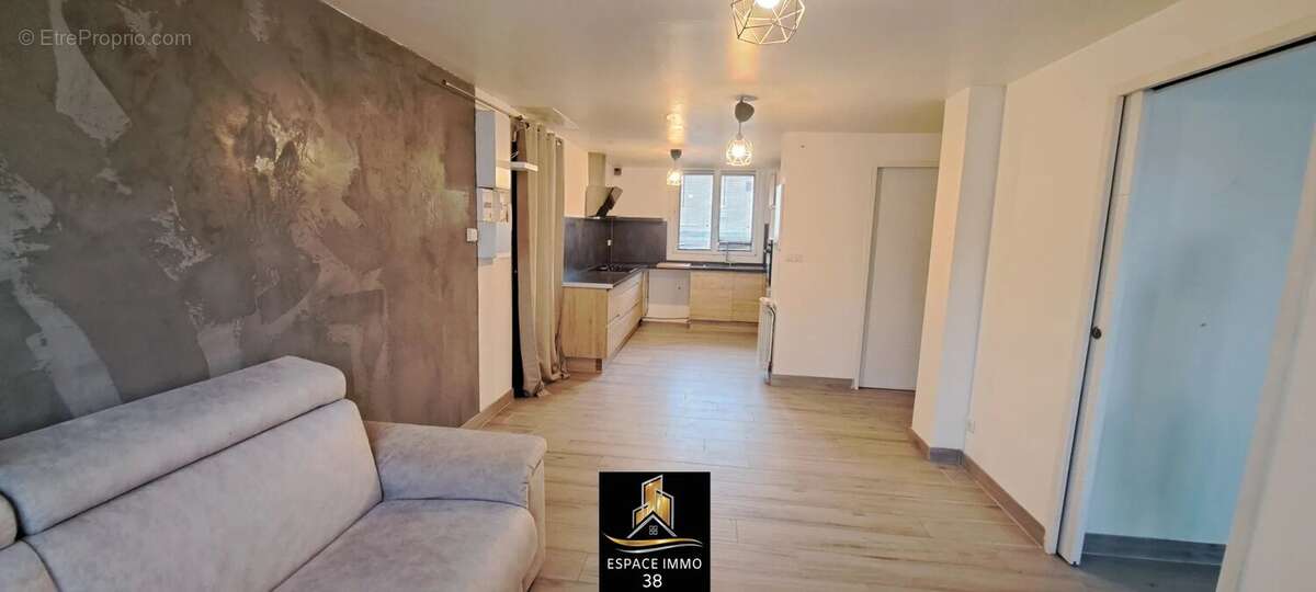 Appartement à LE PONT-DE-CLAIX