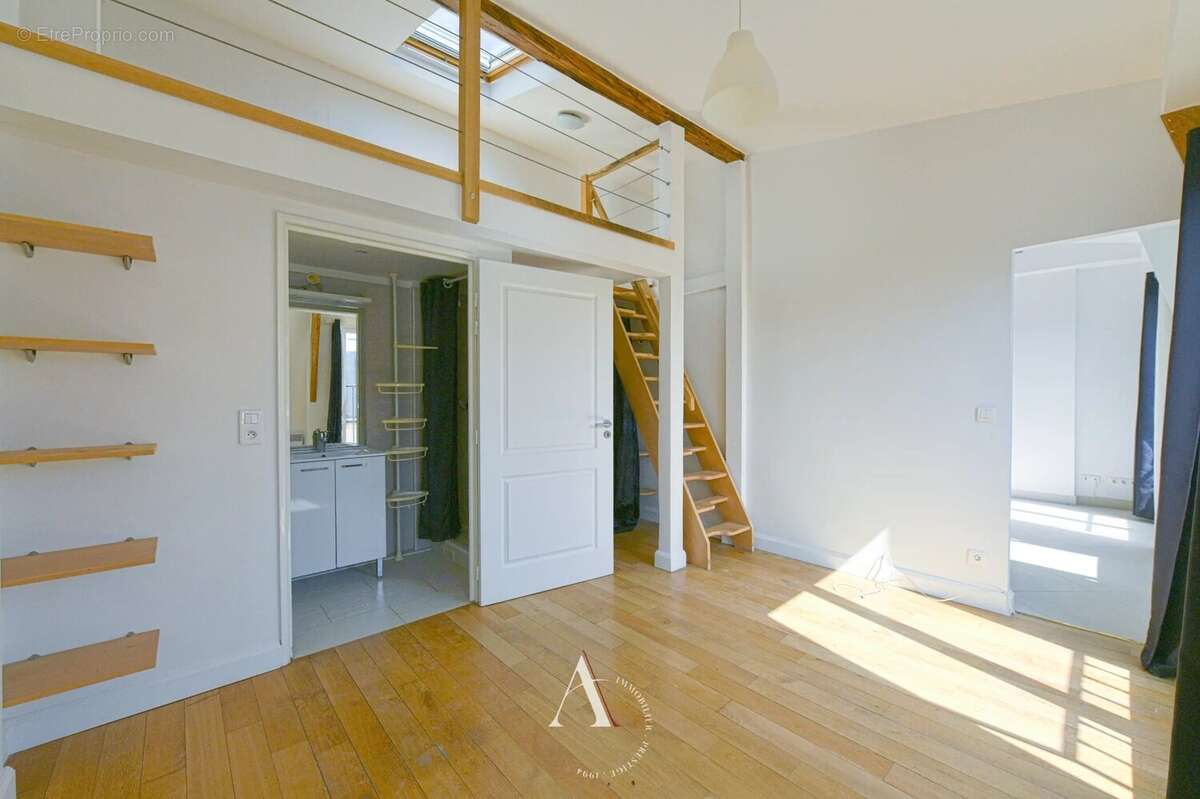 Appartement à PARIS-9E