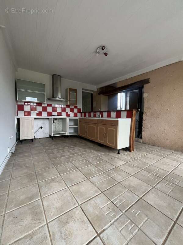 CUISINE - Maison à NALLIERS