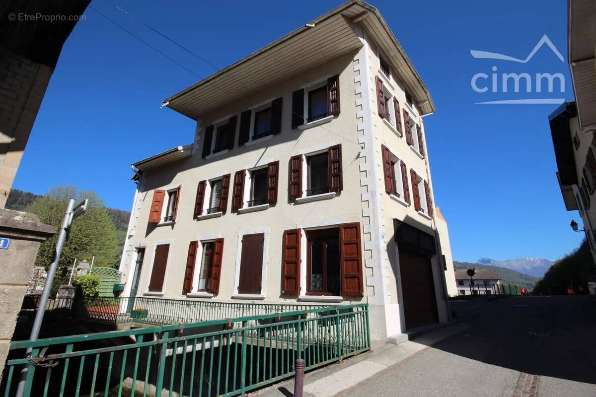 Maison à LA ROCHETTE