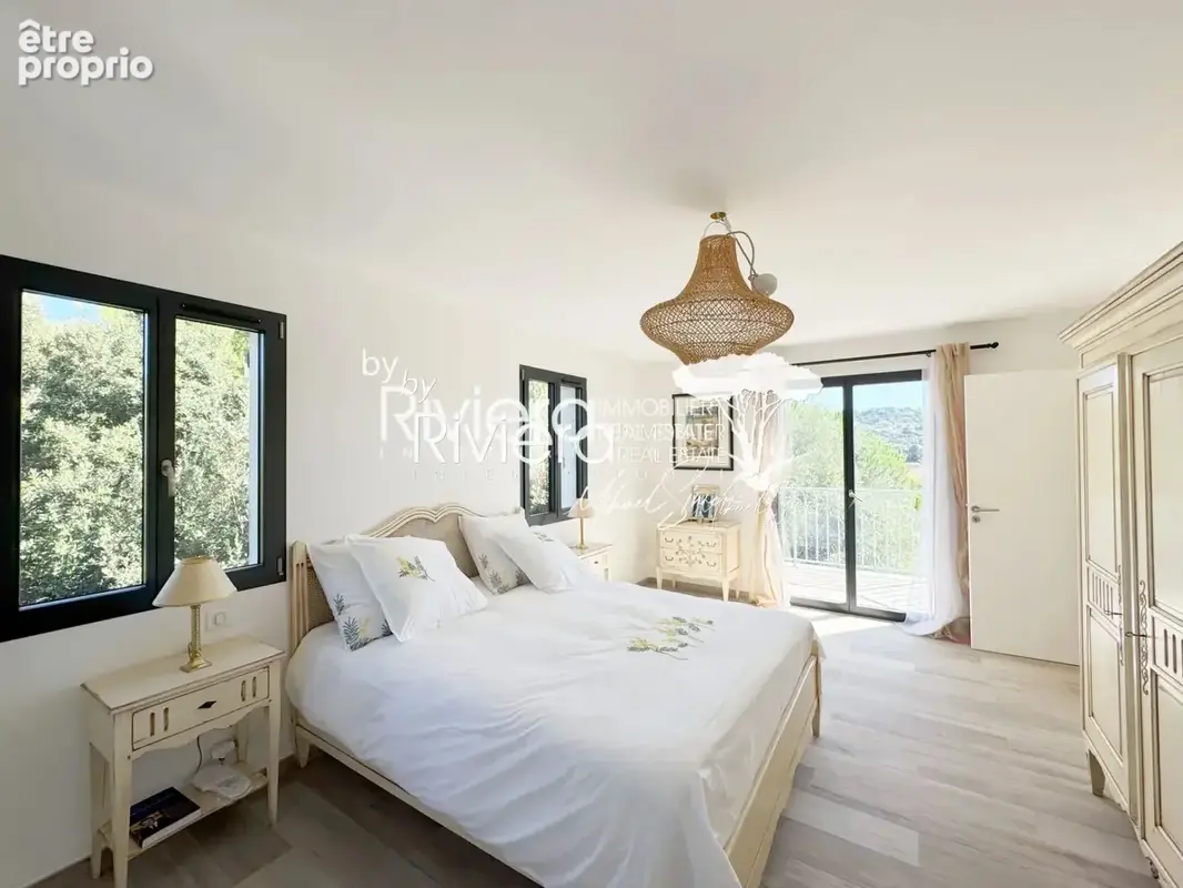 Superbe propriété à LA CROIX-VALMER - Vue mer, piscine à déb - photo 20