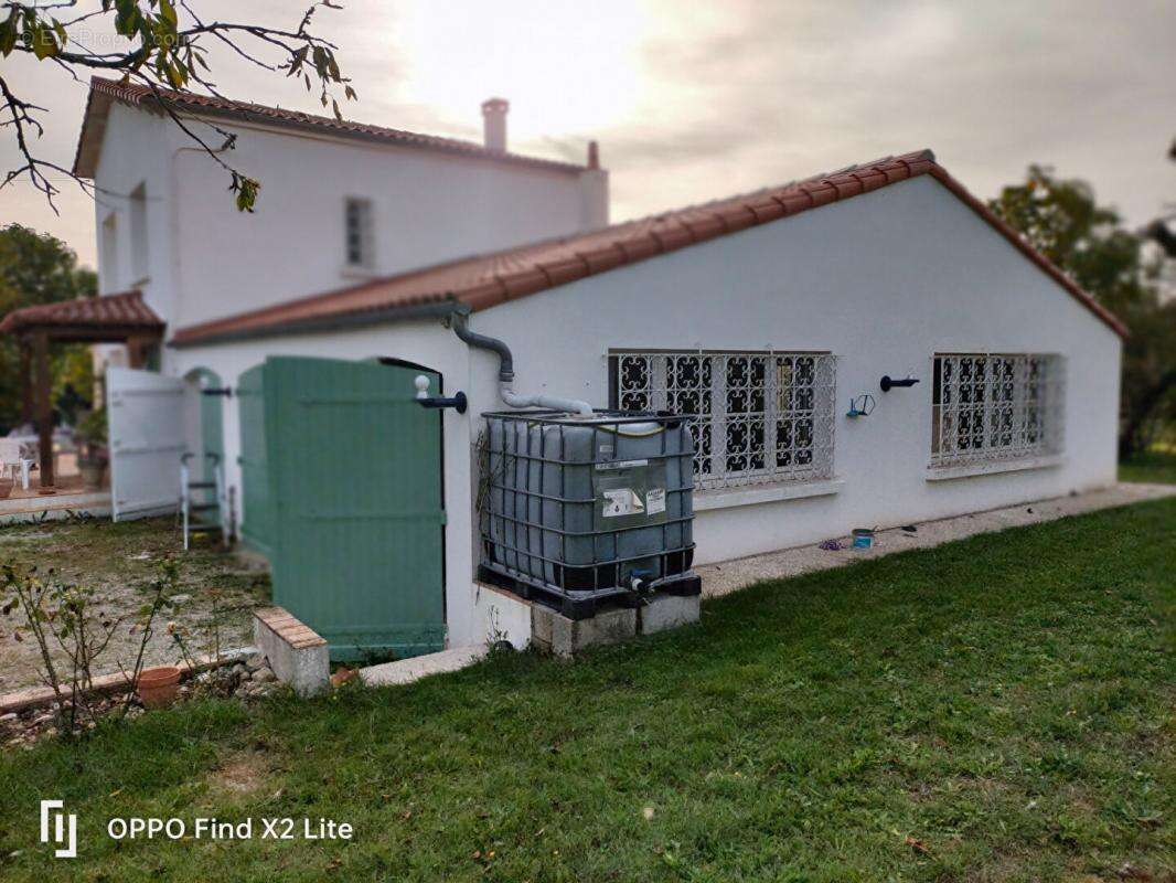 Maison à SAINT-JEAN-D'ANGELY