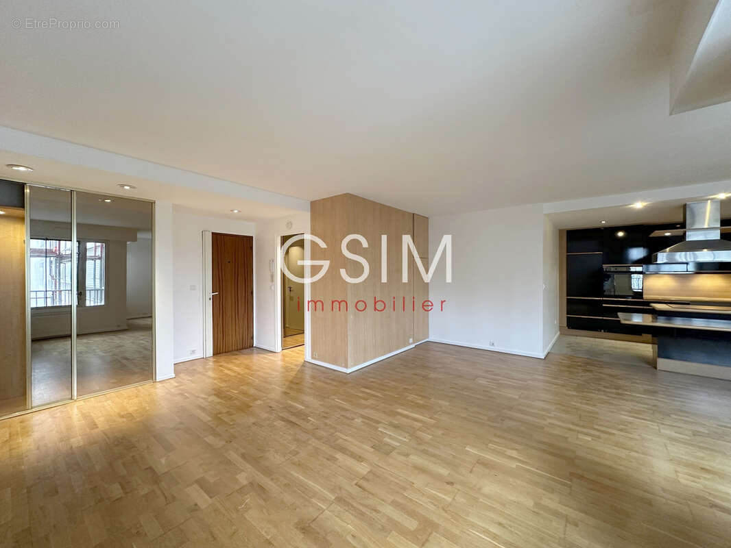 Appartement à NEUILLY-SUR-SEINE