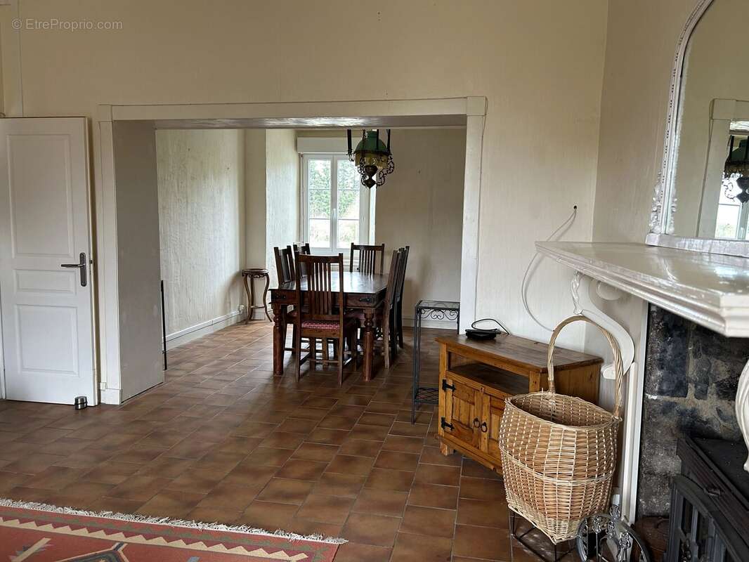 Maison à CHATELUS-MALVALEIX