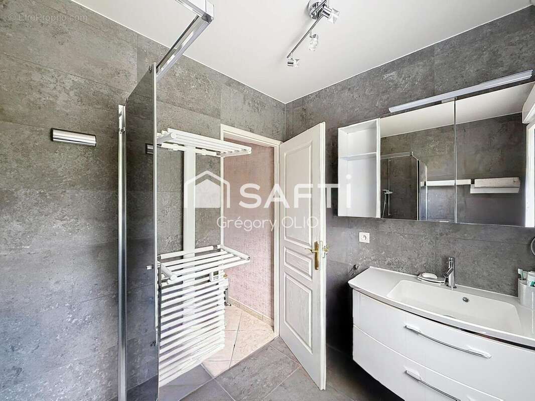 Maison 194 m² à Vieille-Eglise-En-Yvelines  - photo 8