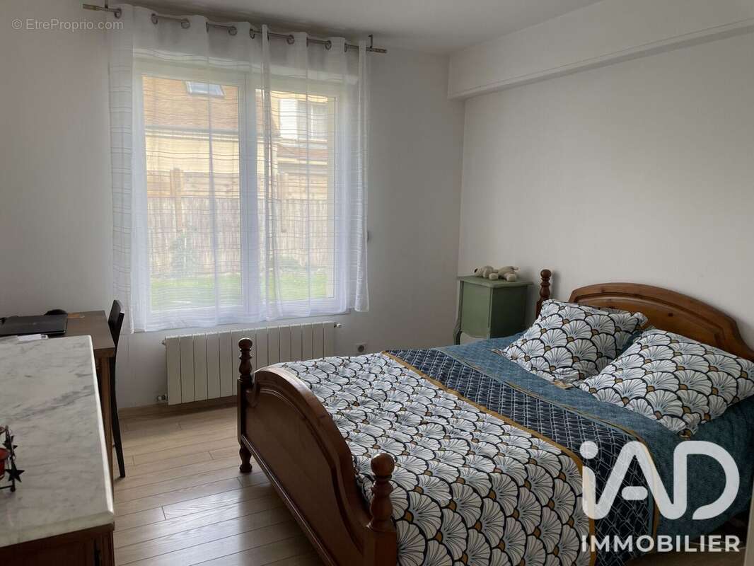 Maison 164 m² à Viry-Chatillon  - photo 9