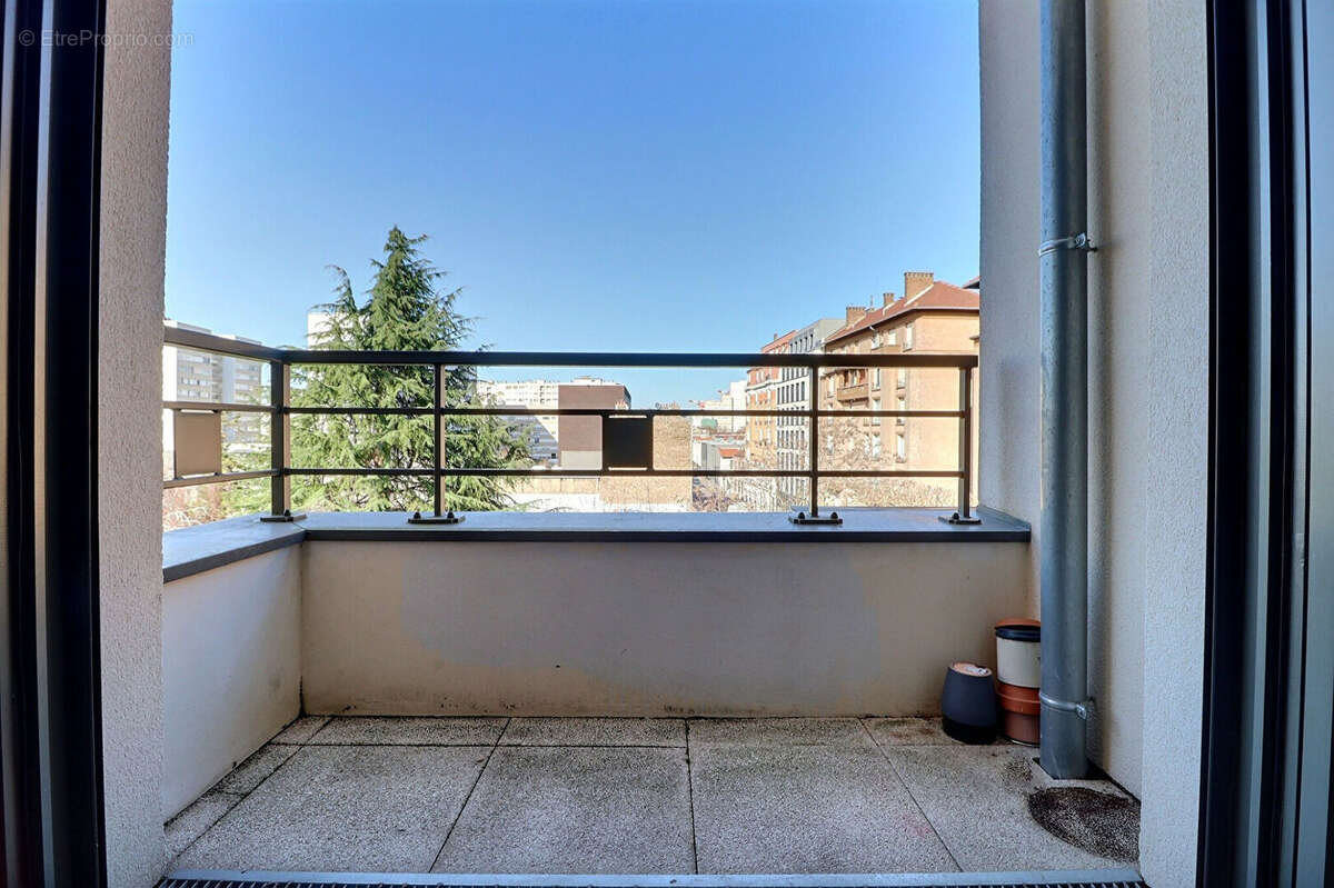 Appartement à AUBERVILLIERS