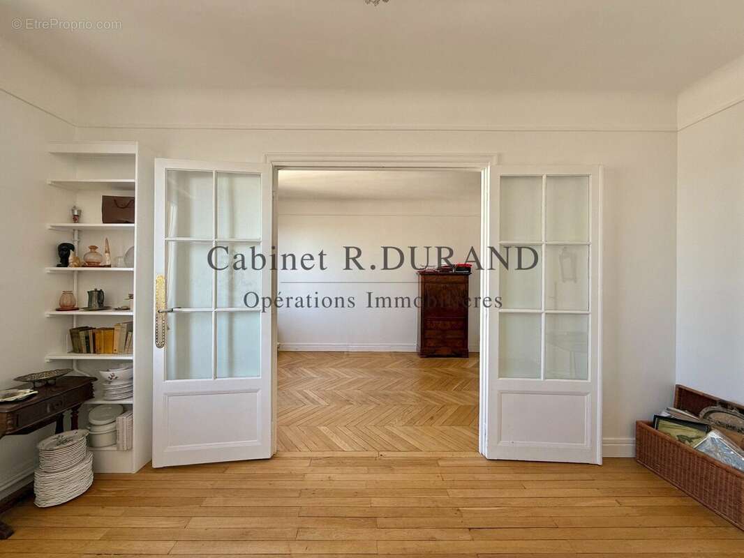 Appartement à LA GARENNE-COLOMBES