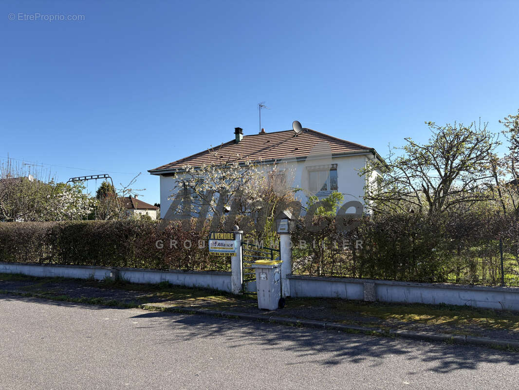 Maison à FOUGEROLLES