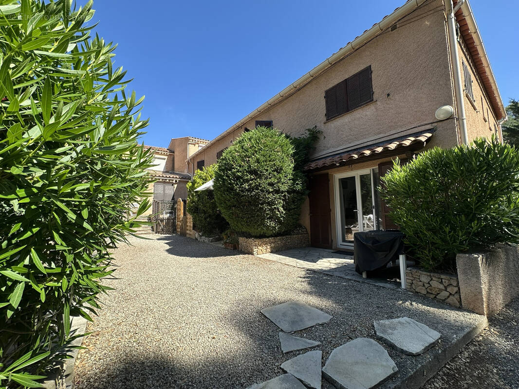 Appartement à FREJUS