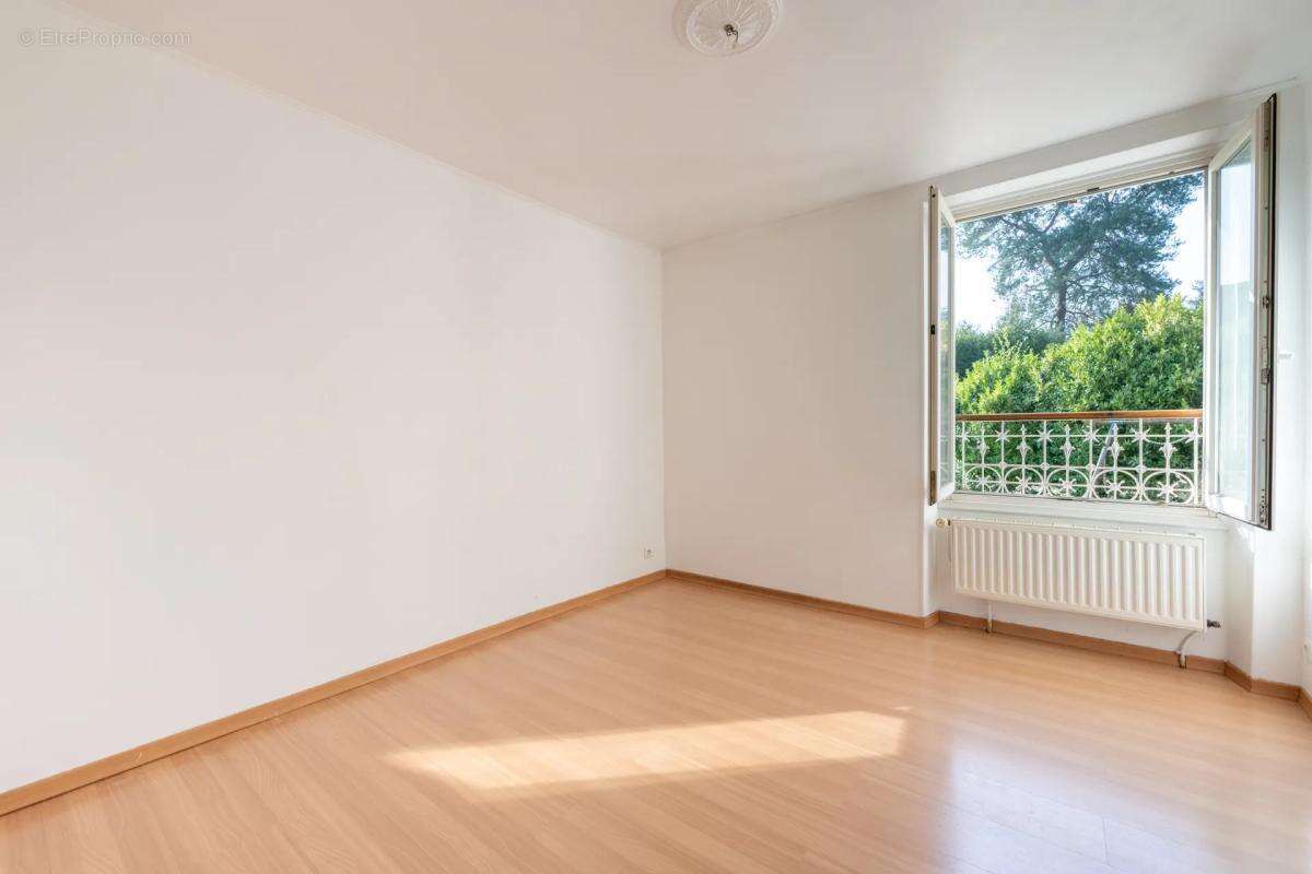 Maison à LOUVECIENNES