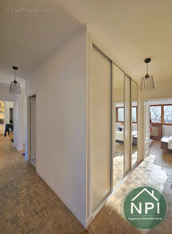 Appartement à VAUX-LE-PENIL