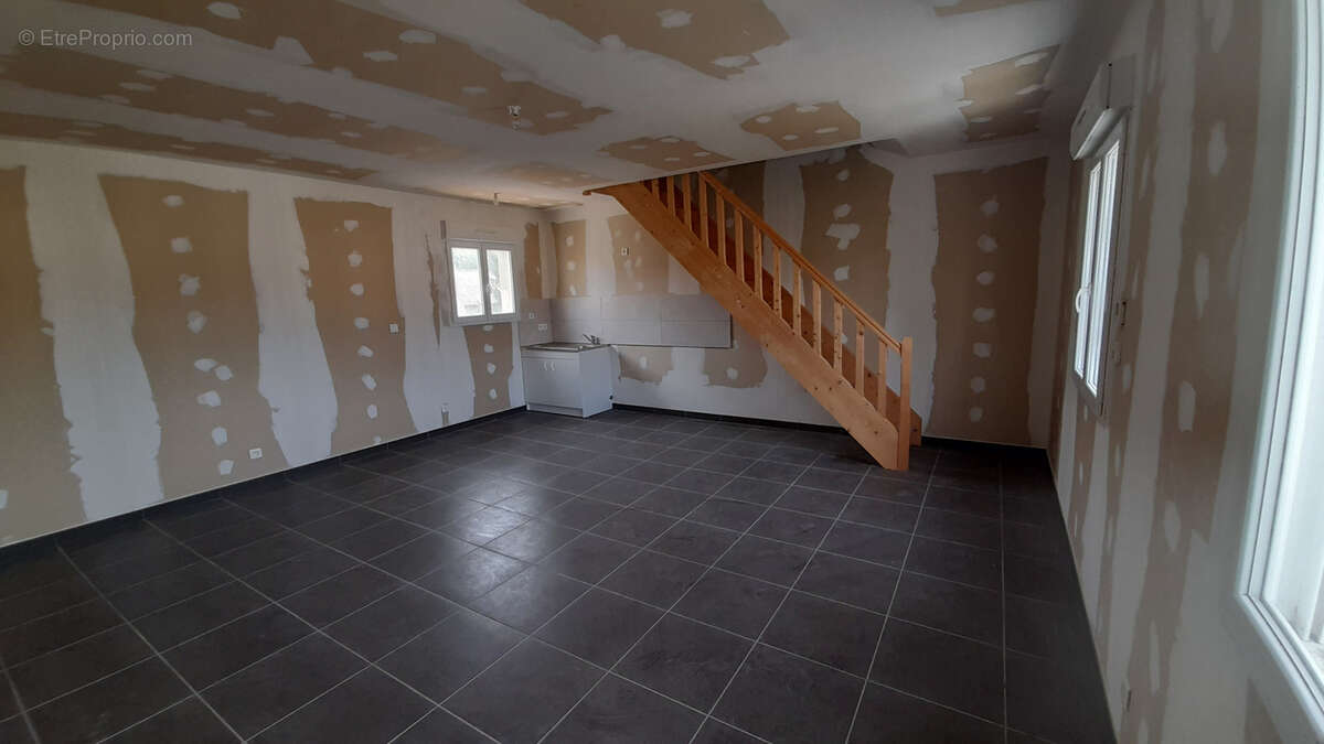 Appartement à BUSSIERE-GALANT