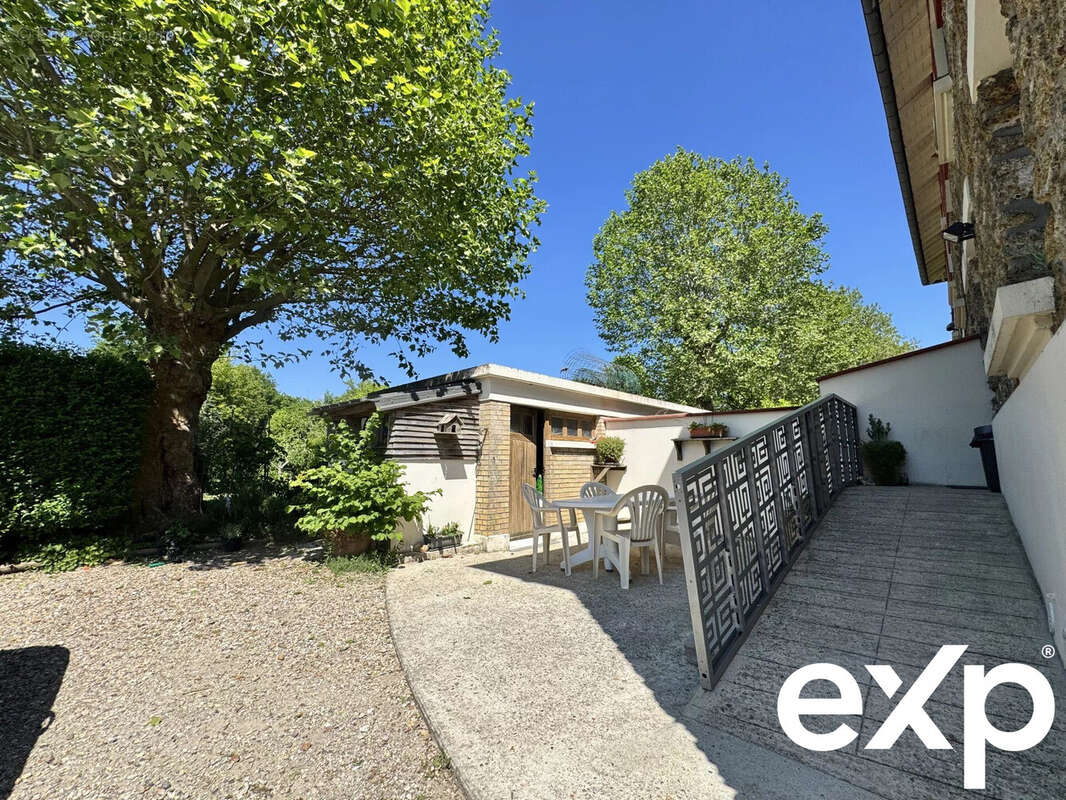 Maison à LES ESSARTS-LE-ROI