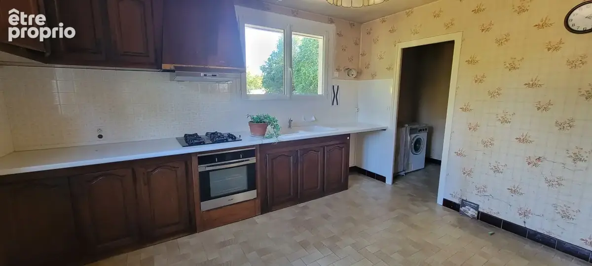 Maison familiale avec beau terrain de 3 788 m2 - photo 7