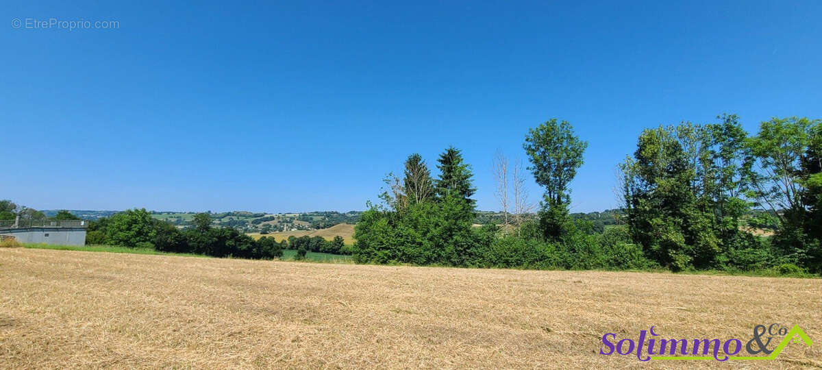Maison à MONTFERRAT