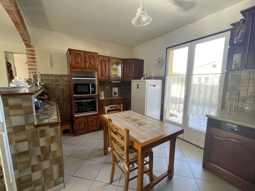 Maison à SAINT-LAURENT-DE-LA-SALANQUE