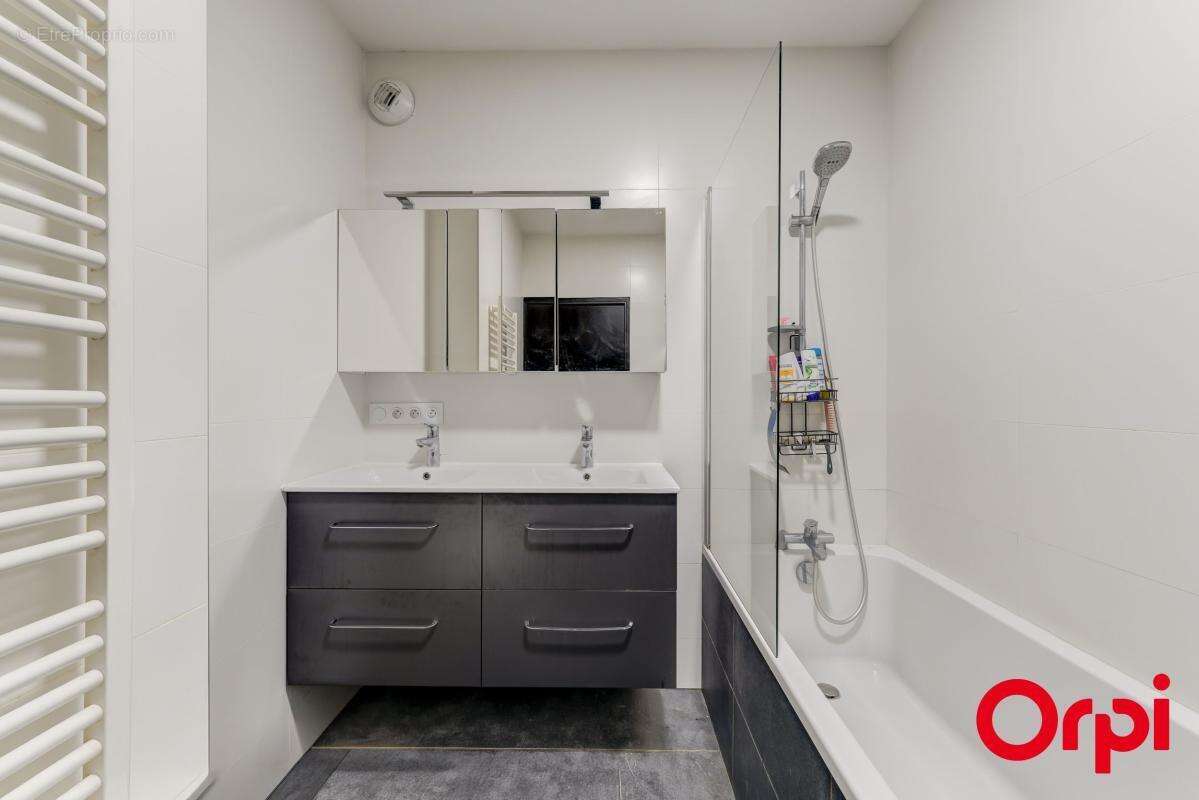 Appartement à RILLIEUX-LA-PAPE