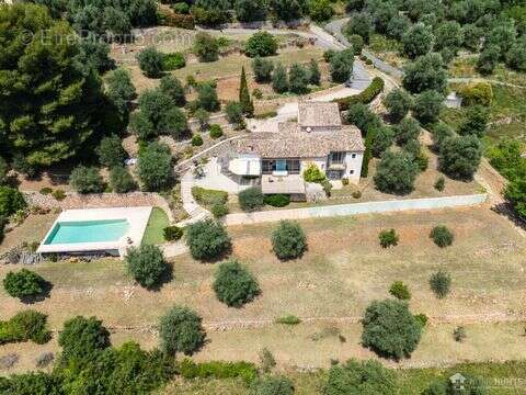 Maison 219 m² à Grasse  - photo 2