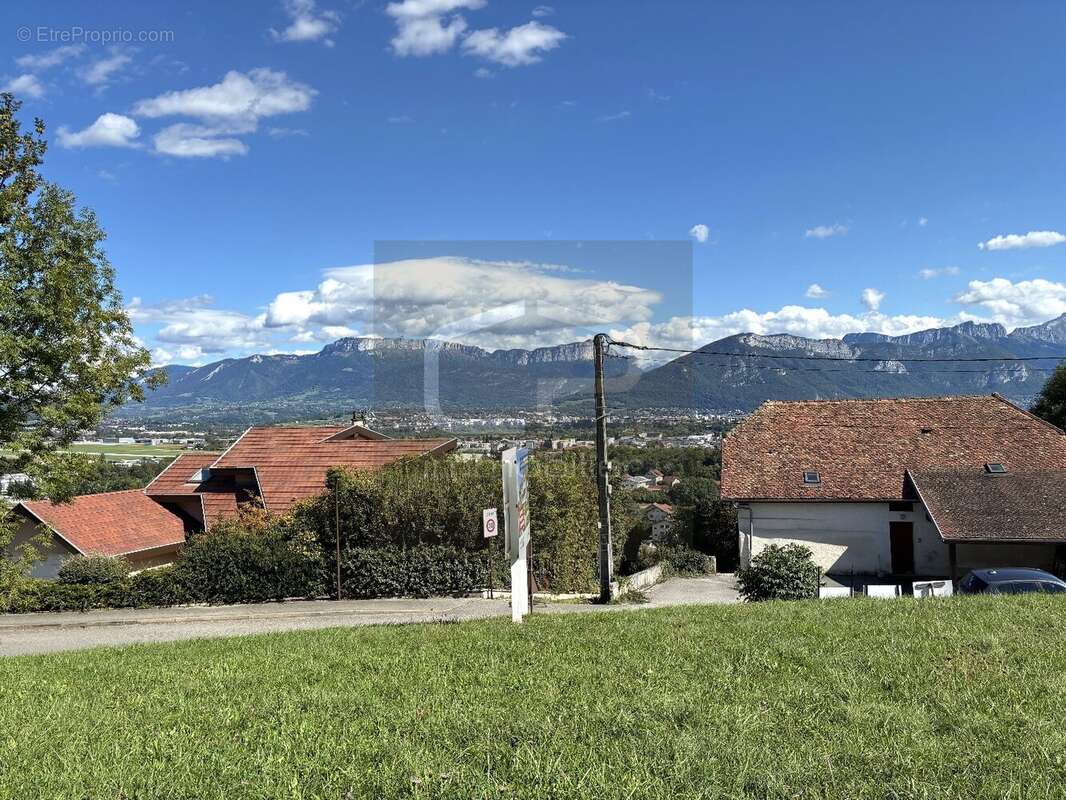 Appartement à POISY