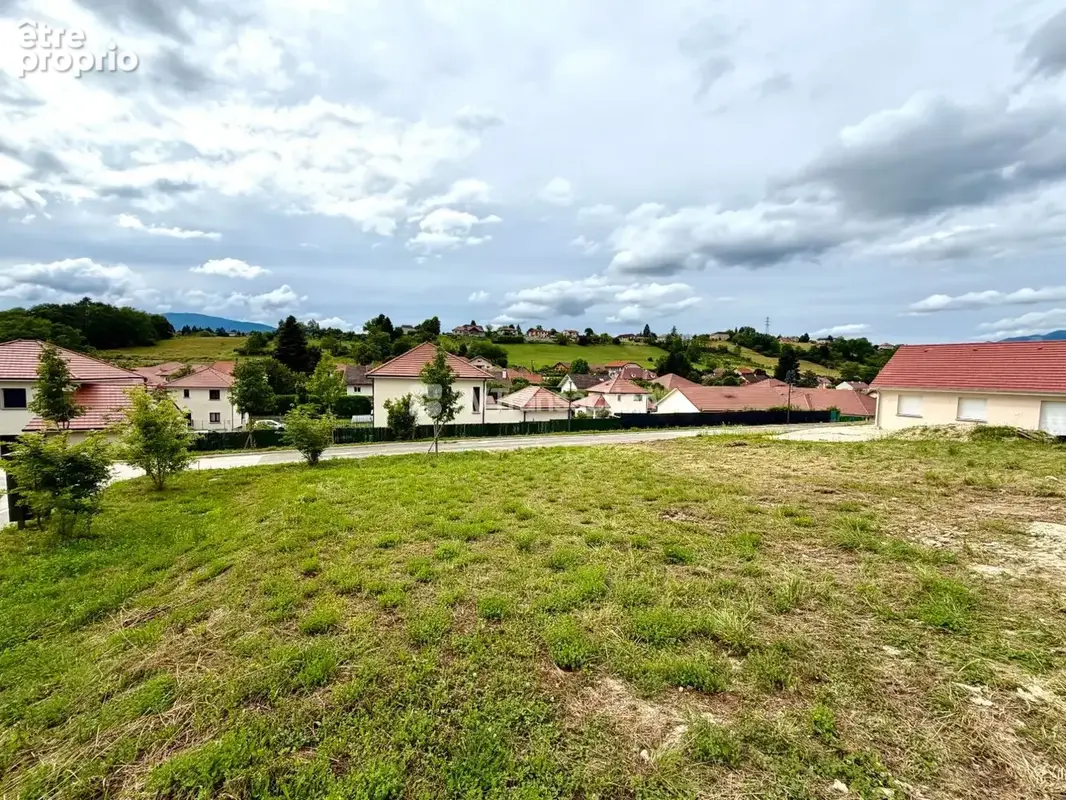Terrain à BELLEY