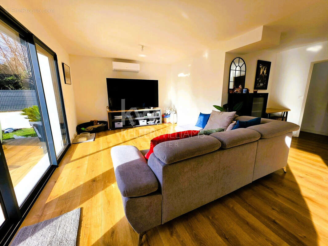 Maison 117 m² à Saint-Chamas  - photo 8