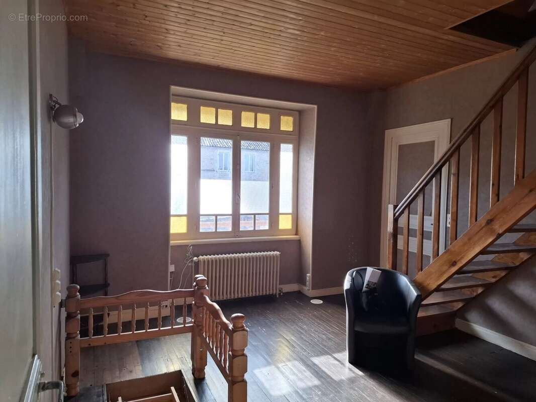 Maison à CHEF-BOUTONNE