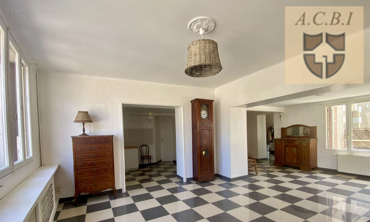 Ensemble immobilier avec maison d'habitation et local commercial attenant - photo 10