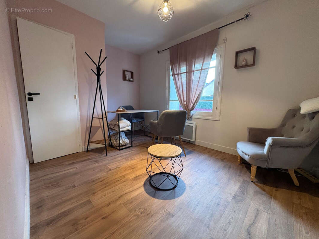 Maison à LA CELLE-SUR-MORIN