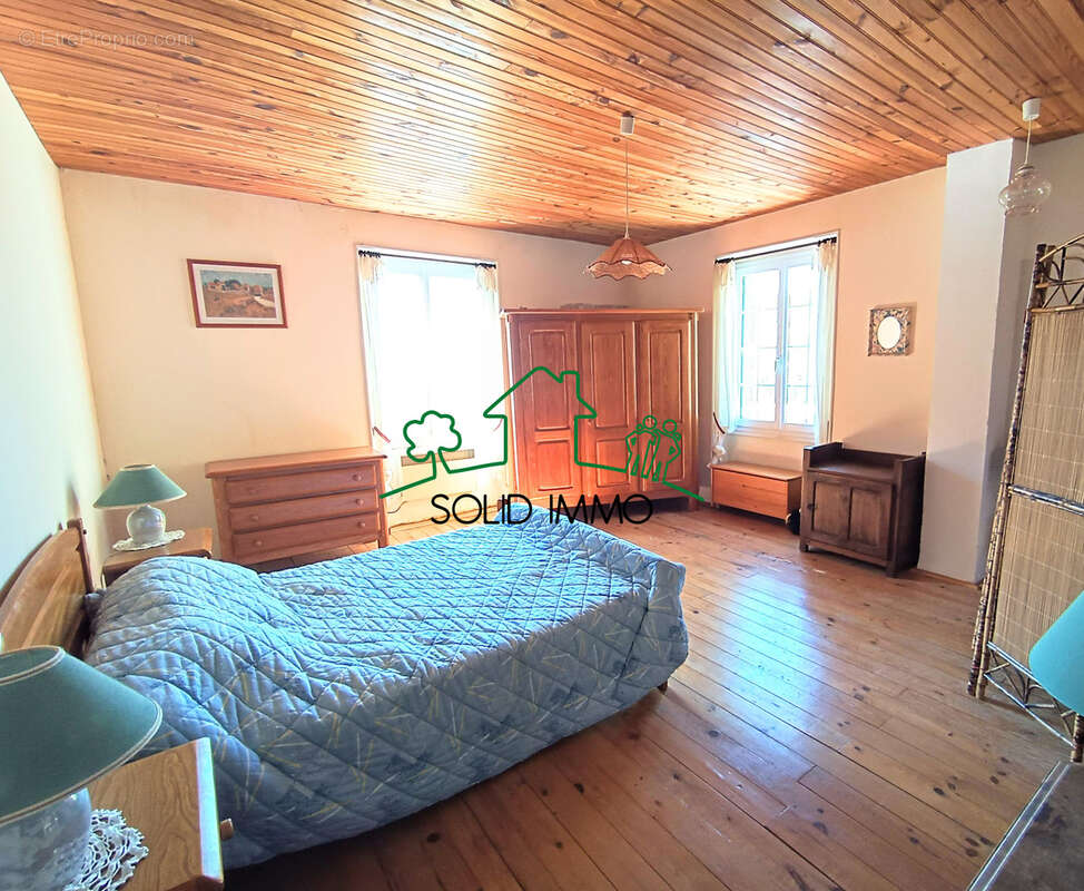 Maison traditionnelle de 150 m2 avec terrain sur la commune de Labastide sur Besorgues 07600 - photo 10