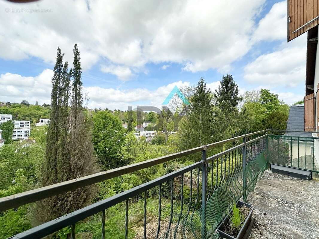 LE PECQ - Domaine de Grandchamp .Maison 175 m2 5 chambres - Au calme - photo 11