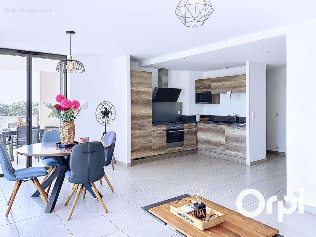 Appartement T3 - Vue mer - - photo 3
