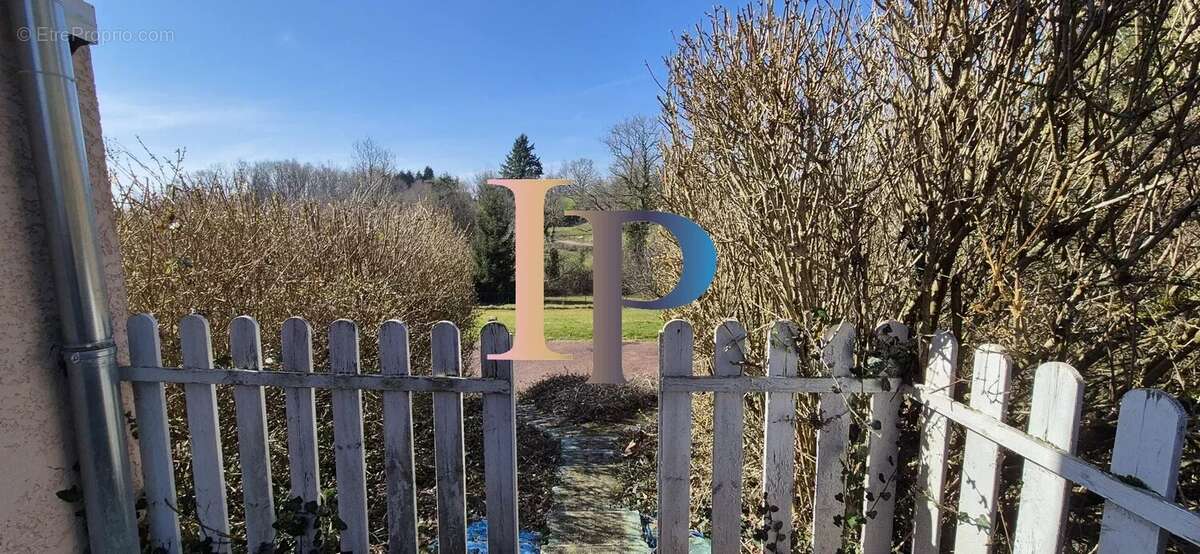 Maison à LA CLAYETTE