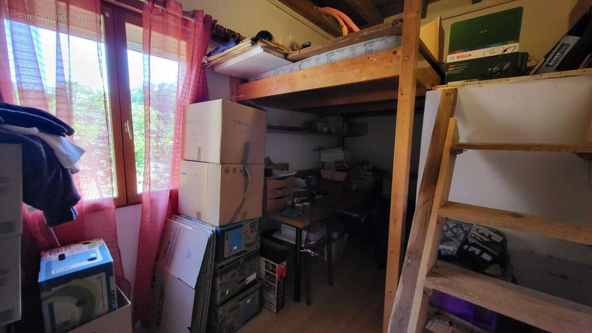 24140 Eyraud Crempse Maurens Maison ancienne en pierres  et petite grange sur parcelle de 3093 m² - photo 10