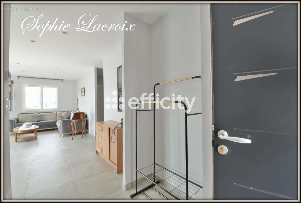 Maison à SALAISE-SUR-SANNE