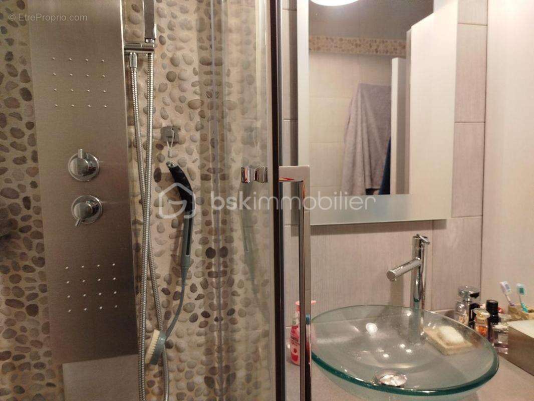 Bel appartement idealement situe - photo 12