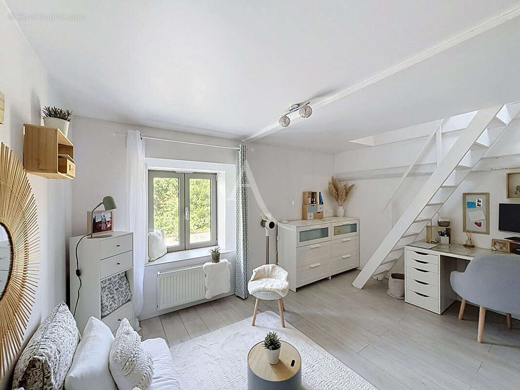 Maison à VARREDDES