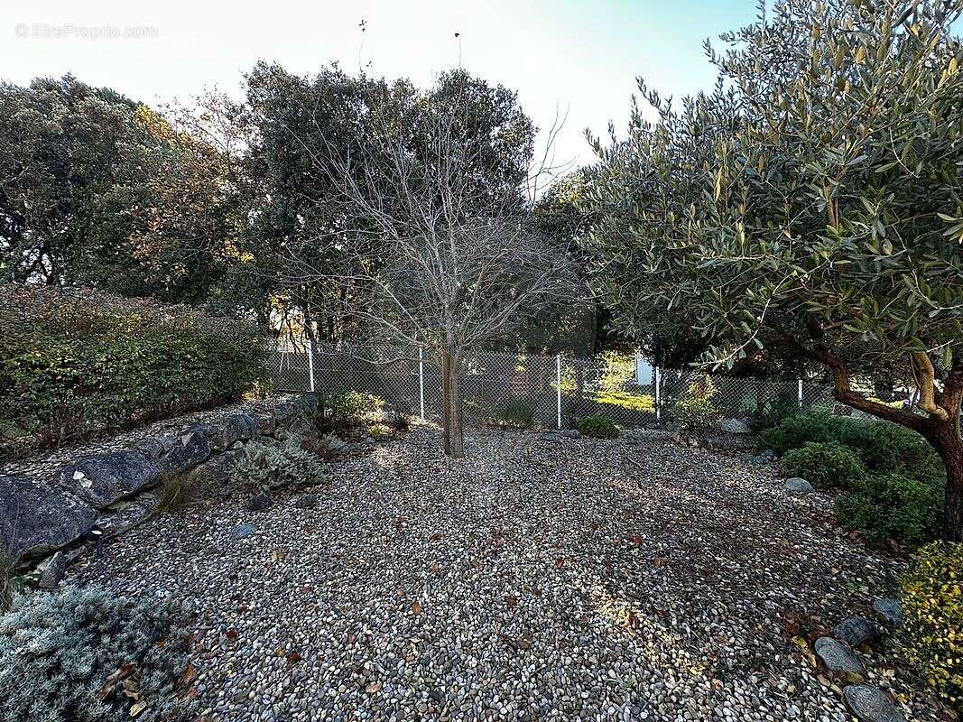 Maison à SAINTE-ANASTASIE