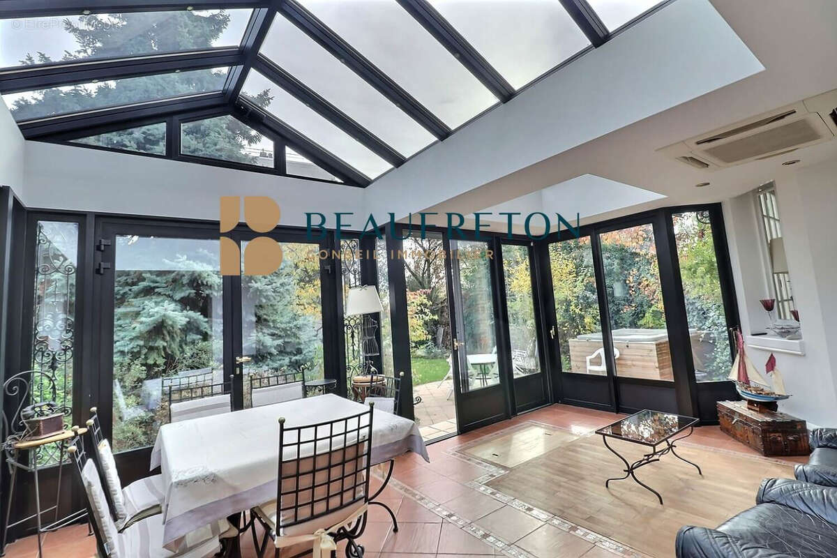 Maison à SAINT-MAUR-DES-FOSSES