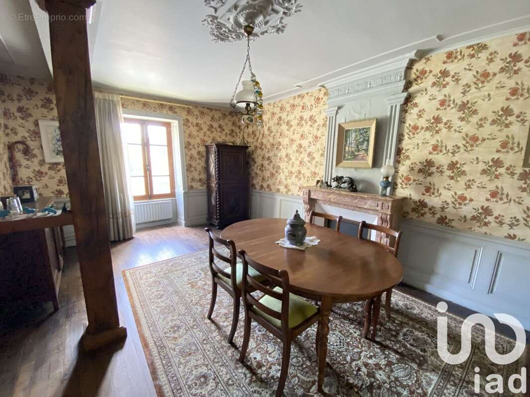 Photo 3 - Maison à JAVERLHAC-ET-LA-CHAPELLE-SAINT-ROBERT
