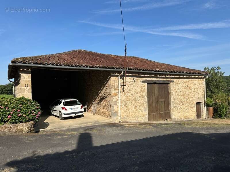 Maison à GENOUILLAC